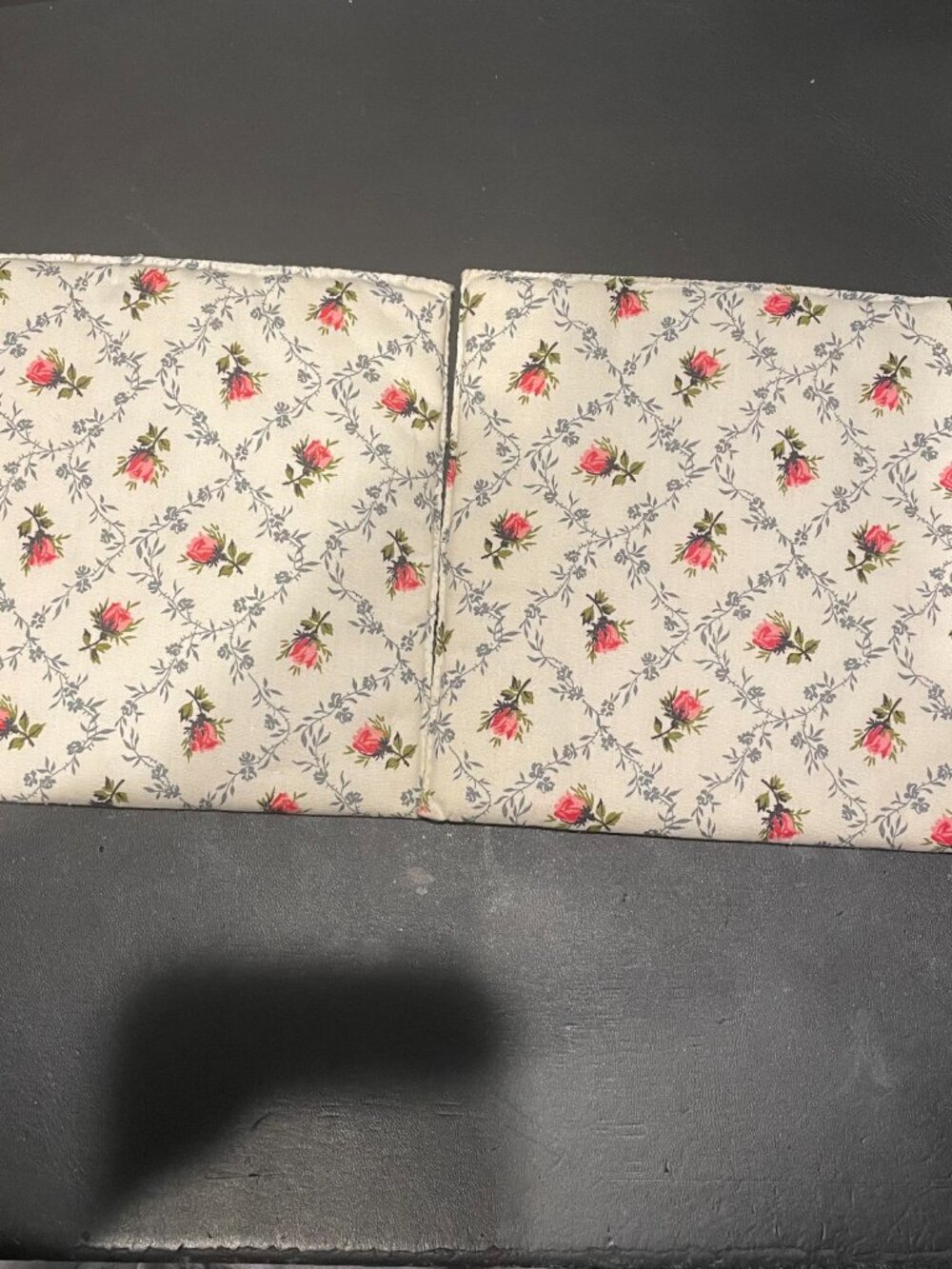 VTG Kitchen Pot Holders 6" Square Set of 2 Roses Floral Loops Cottage Romantic